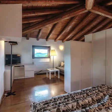 Valles & Mars Apartment