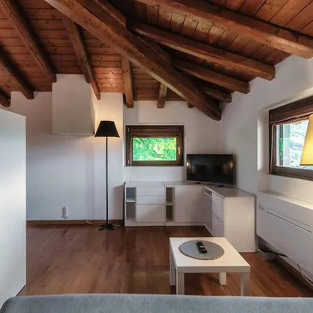 Valles & Mars Apartment