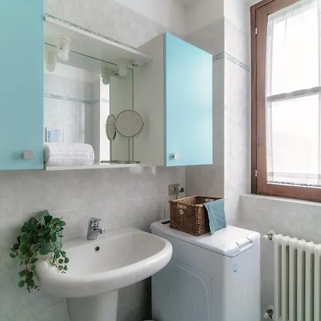 Apartment Valles & Mars Como