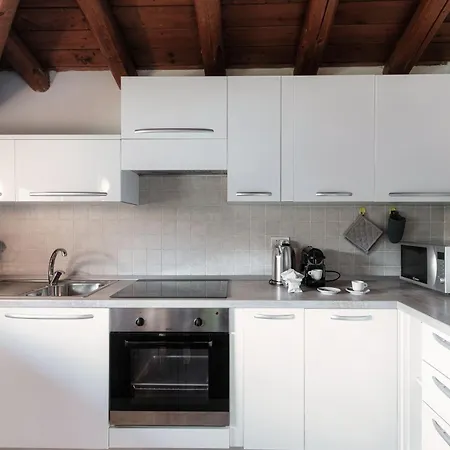 Valles & Mars * Como